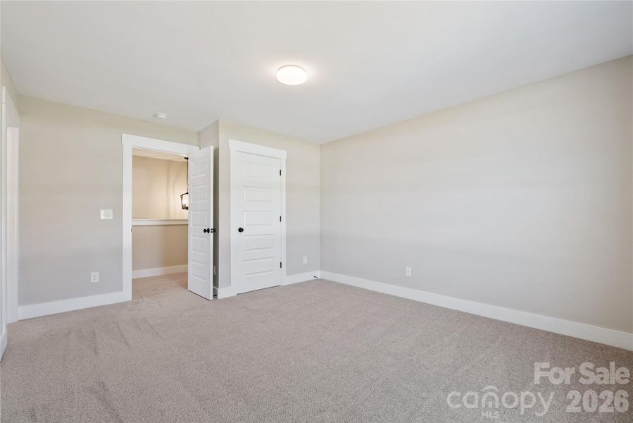 Spacious, unfurnished interior of a new home in , Stanfield (Image 23).