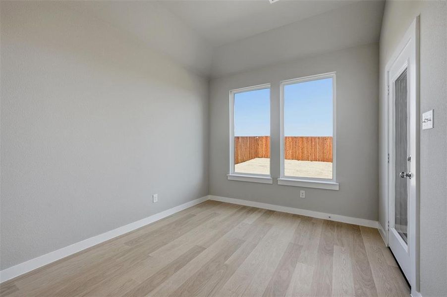 Spacious, unfurnished interior of a new home in The Preserve, Sherman (Image 18).