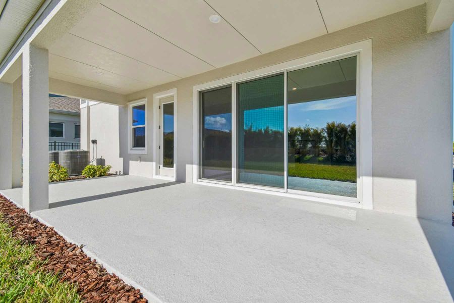 Representative exterior details of a home built from the The Bradley by David Weekley Homes in Southwind – Executive Series, Plant City (Image 3). Representative exterior details of a home built from the The Bradley by David Weekley Homes in Southwind – Executive Series, Plant City (Image 3).