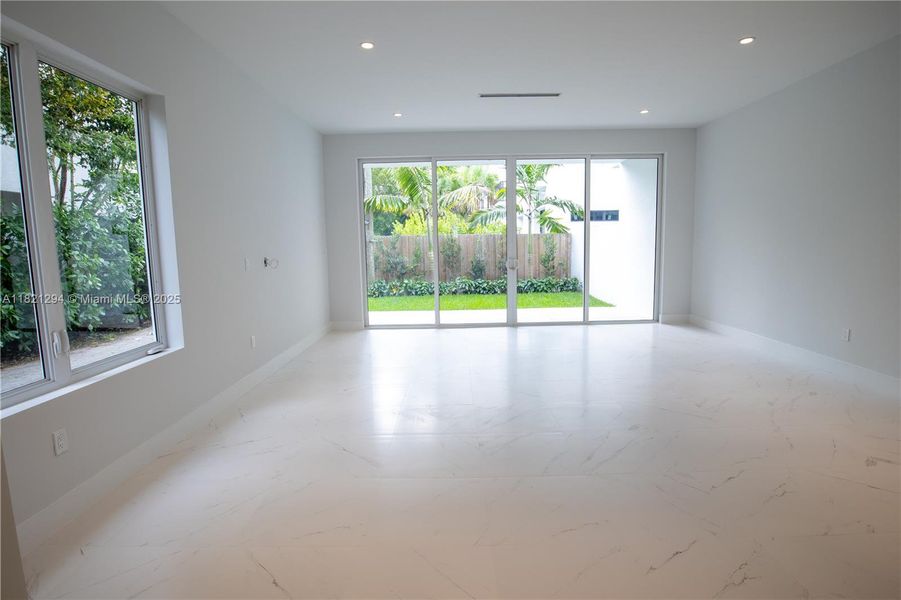 Spacious, unfurnished interior of a new home in , Miami (Image 12).