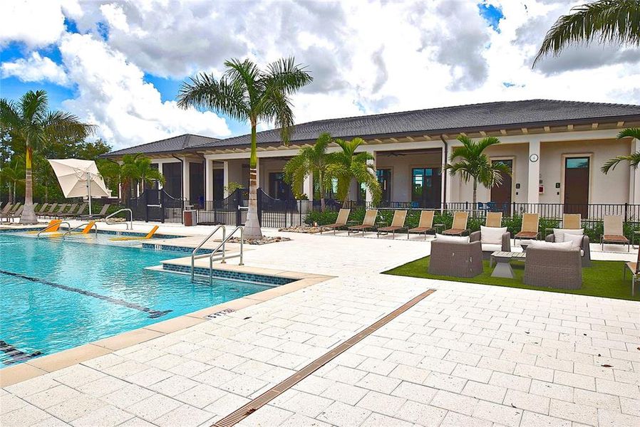 Community amenities in , Nokomis (Image 44).