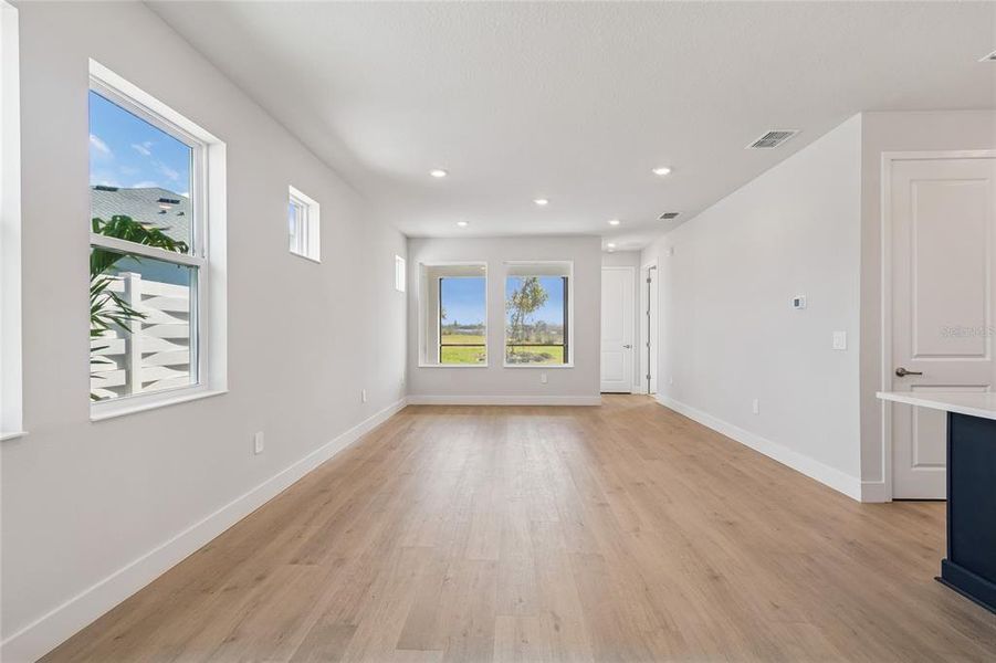 Spacious, unfurnished interior of a new home in Gracewater at Sarasota, Sarasota (Image 15).
