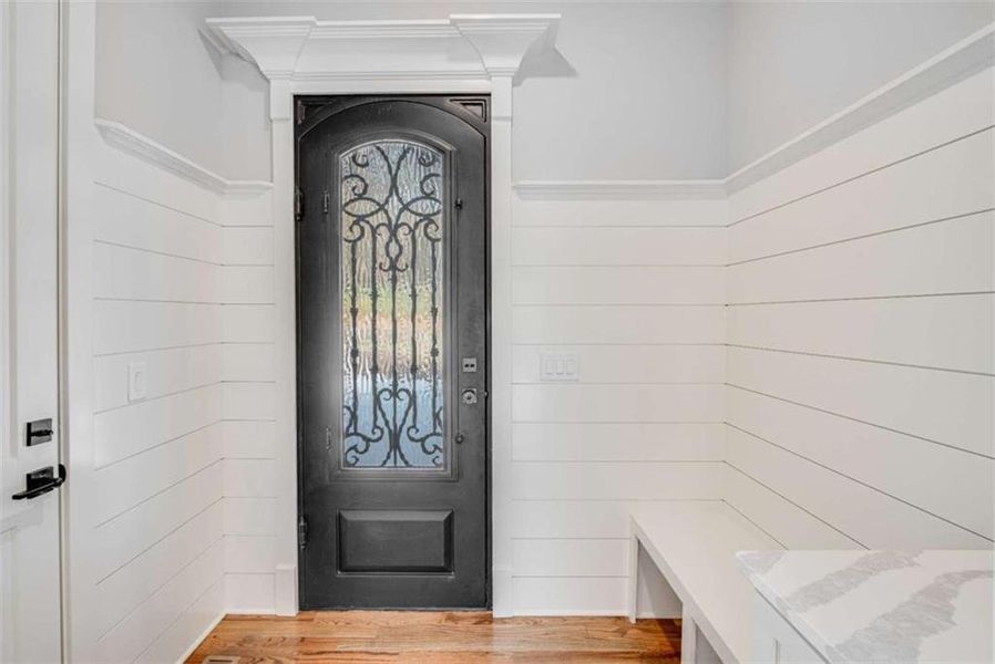 Exterior details and patio area of a home in , Gainesville (Image 4).