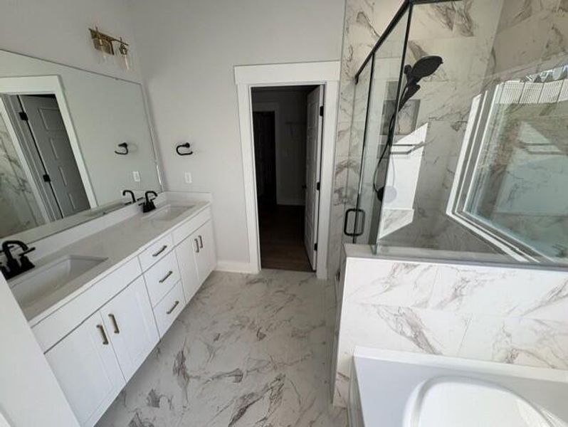 Furnished interior view inside a new home in Robinson Oaks, Gastonia (Image 8).