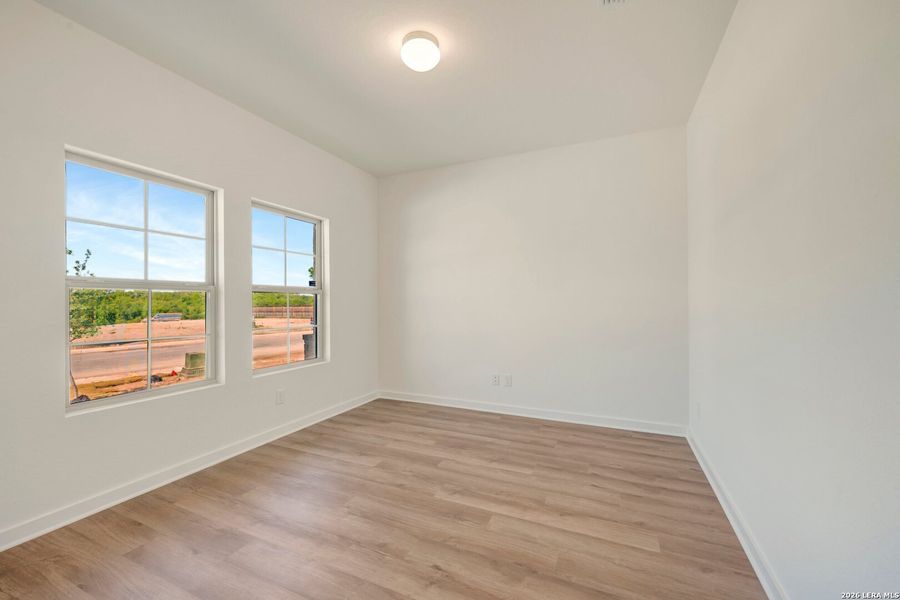 Spacious, unfurnished interior of a new home in Cinco Lakes, San Antonio (Image 24).