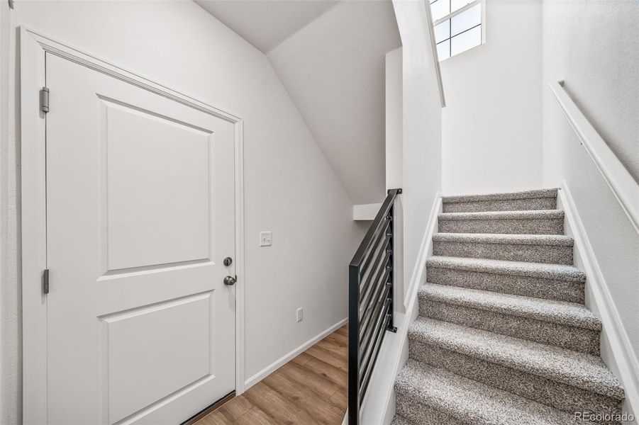 Spacious, unfurnished interior of a new home in , Aurora (Image 23).