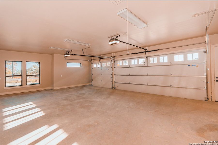 Spacious, unfurnished interior of a new home in , La Vernia (Image 23). Spacious, unfurnished interior of a new home in , La Vernia (Image 23).