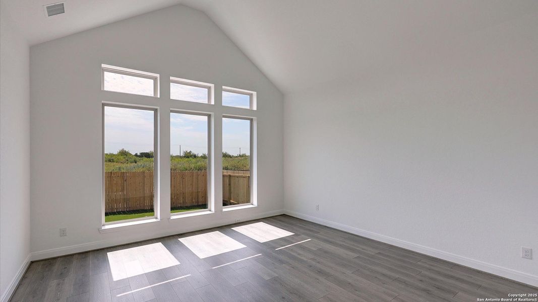 Spacious, unfurnished interior of a new home in Kallison Ranch 60', San Antonio (Image 13).