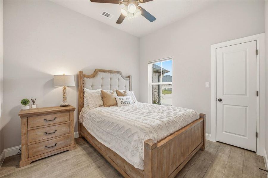 Furnished interior view inside a new home in , Tolar (Image 25). Furnished interior view inside a new home in , Tolar (Image 25).