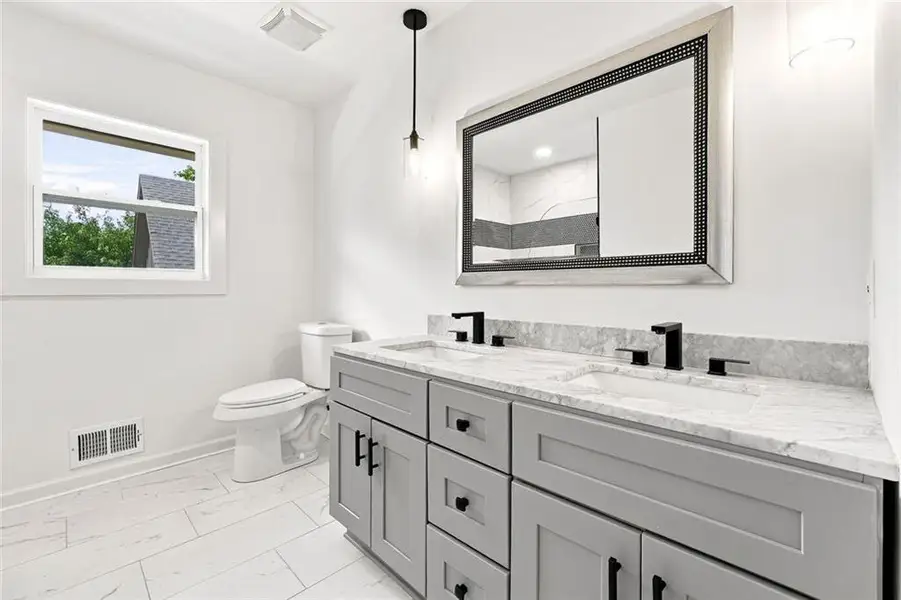 Furnished interior view inside a new home in , Acworth (Image 14).