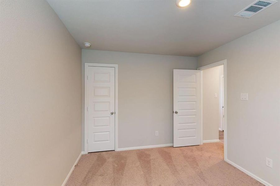 Spacious, unfurnished interior of a new home in Mobberly Farms, Pilot Point (Image 32).