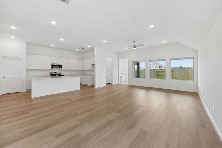 Spacious, unfurnished interior of a new home in Riviera Pines, Huffman (Image 21).