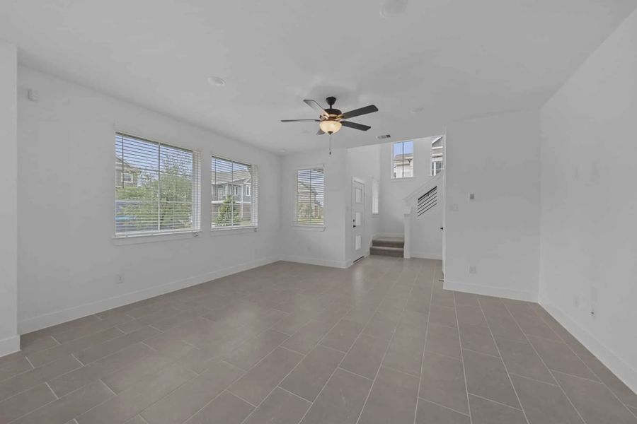 Spacious, unfurnished interior of a new home in Elyson Courtyard Collection, Katy (Image 9).