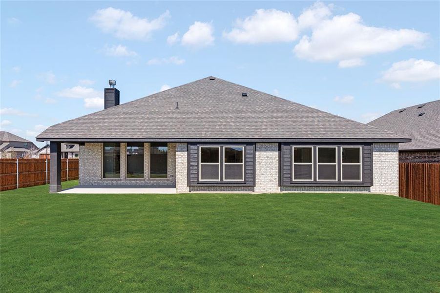 Exterior details and patio area of a home in North Grove, Waxahachie (Image 4).