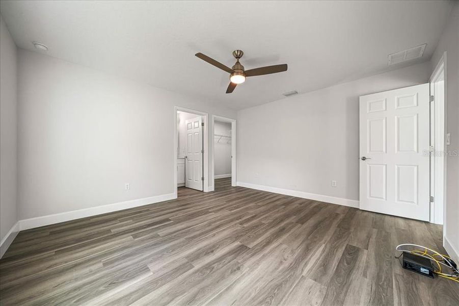 Spacious, unfurnished interior of a new home in , Ocala (Image 38).