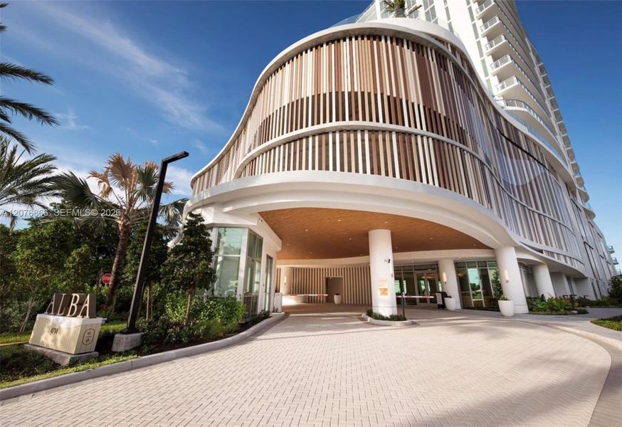 Condo located in Palm Beach, FL showcasing its design and architecture (Image 3).