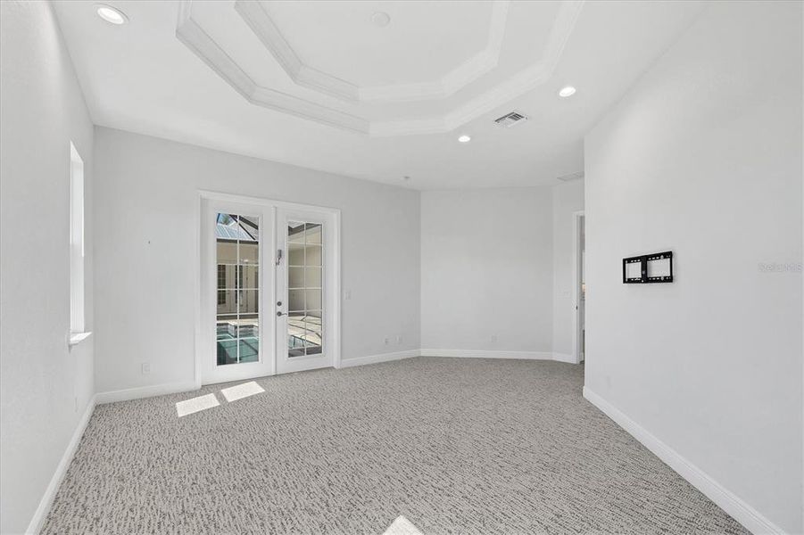 Spacious, unfurnished interior of a new home in , Placida (Image 15).