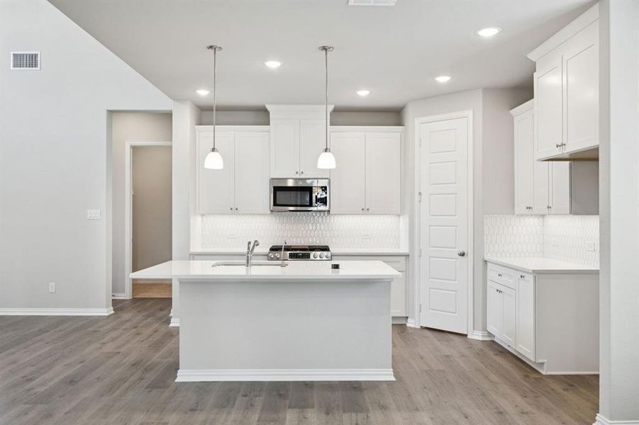 13-2531Auburn_011 13-2531Auburn_011