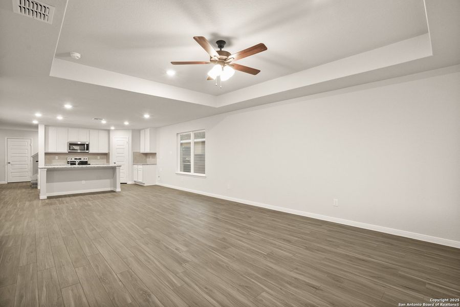 Spacious, unfurnished interior of a new home in Swenson Heights, Seguin (Image 17).