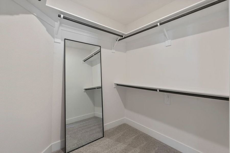Spacious, unfurnished interior of a new home in Grand Oaks Reserve, Cleveland (Image 25).