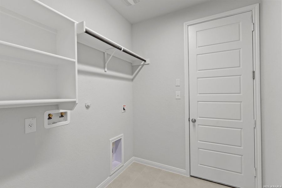 Spacious, unfurnished interior of a new home in Buffalo Crossing, Cibolo (Image 28). Spacious, unfurnished interior of a new home in Buffalo Crossing, Cibolo (Image 28).