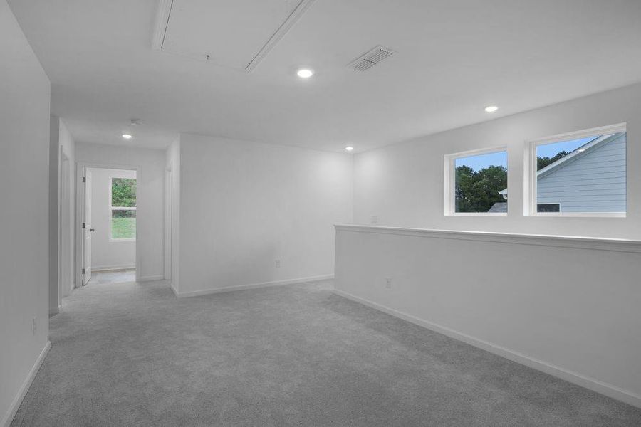 Spacious, unfurnished interior of a new home in Windance Lake, Loganville (Image 27).