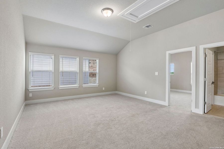 Spacious, unfurnished interior of a new home in Fox Falls, Boerne (Image 25). Spacious, unfurnished interior of a new home in Fox Falls, Boerne (Image 25).