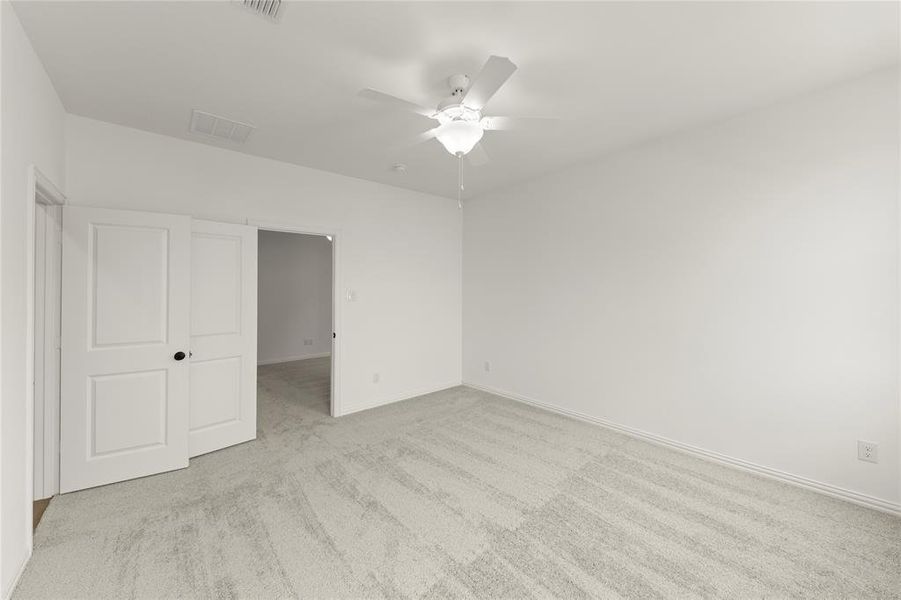 Spacious, unfurnished interior of a new home in Collin Creek, Plano (Image 13).