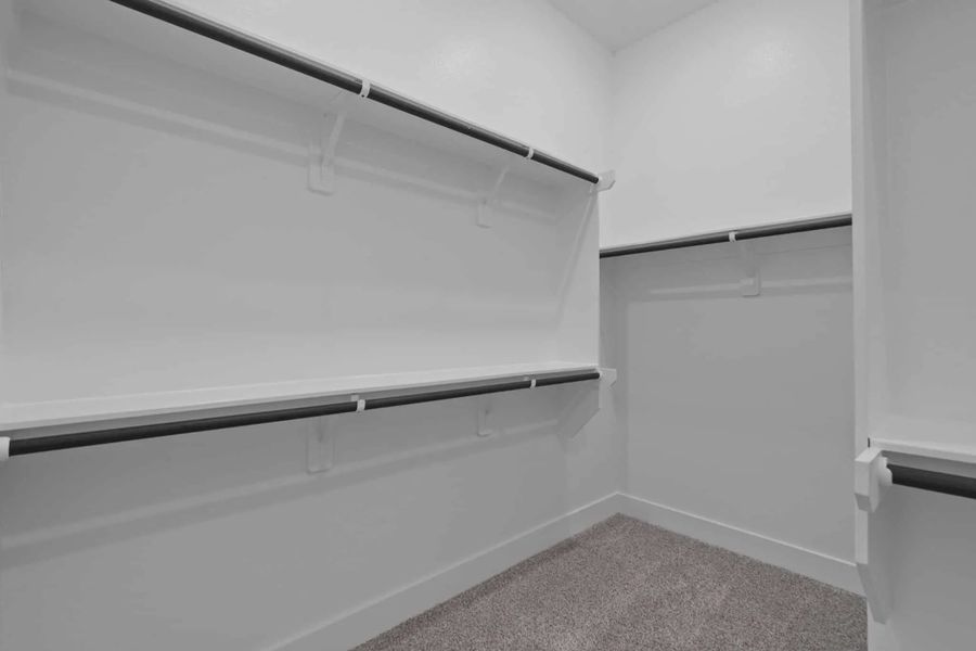 Spacious, unfurnished interior of a new home in Riceland Alley Loads, Mont Belvieu (Image 26).