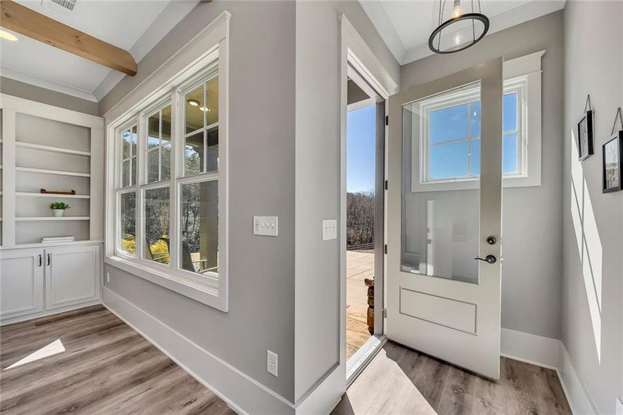 Spacious, unfurnished interior of a new home in , Jasper (Image 24).