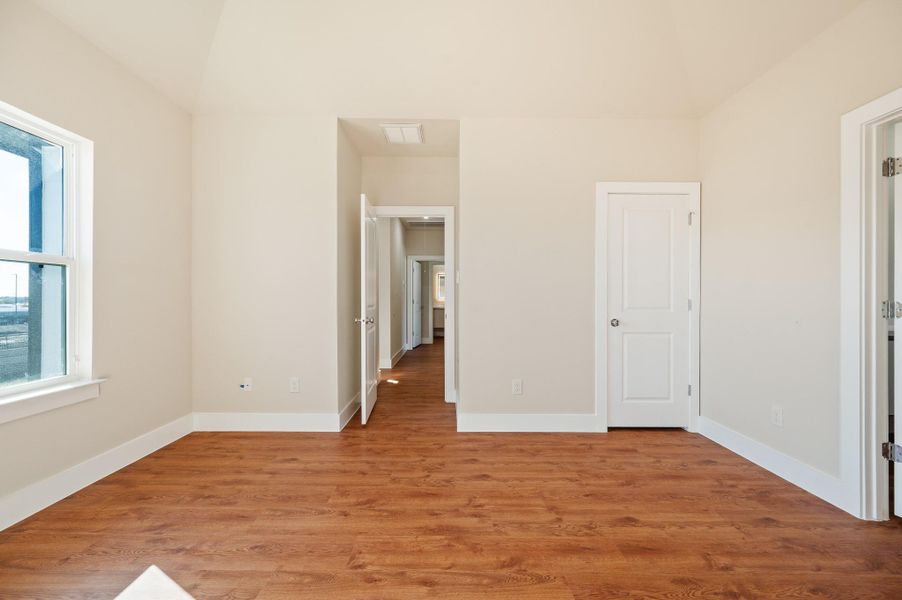 Spacious, unfurnished interior of a new home in Metro Village, Houston (Image 24).