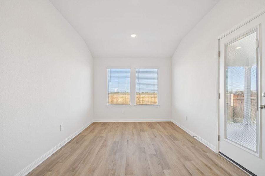 Spacious, unfurnished interior of a new home in , Conroe (Image 20).