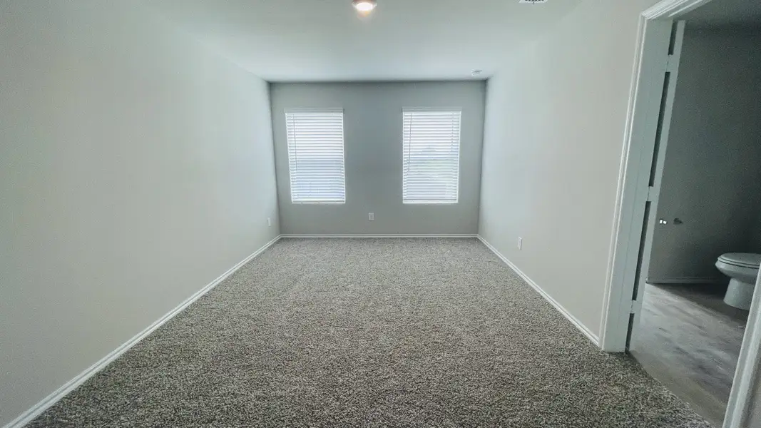 Spacious, unfurnished interior of a new home in Sunnycreek, Crowley (Image 13).