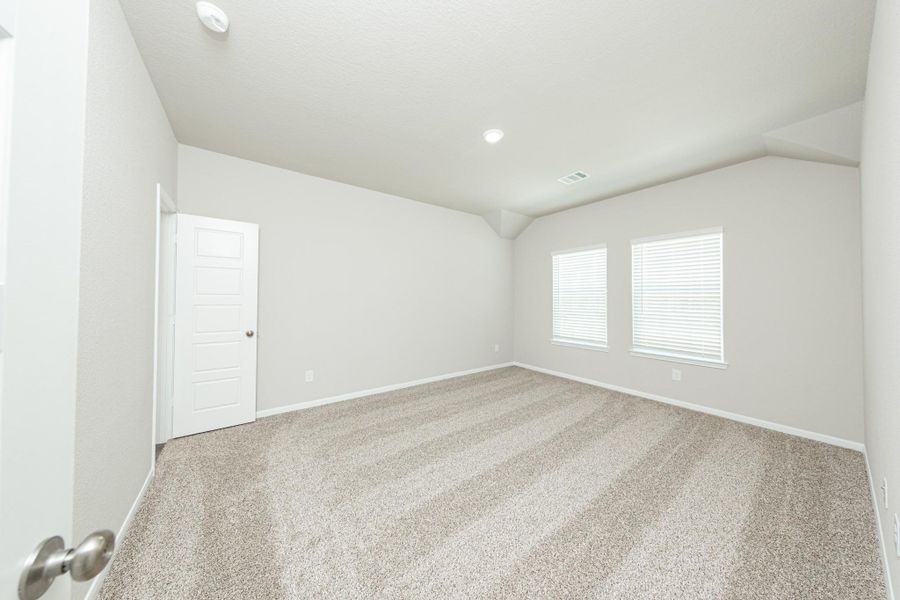 Spacious, unfurnished interior of a new home in Mackenzie Creek, Conroe (Image 14). Spacious, unfurnished interior of a new home in Mackenzie Creek, Conroe (Image 14).