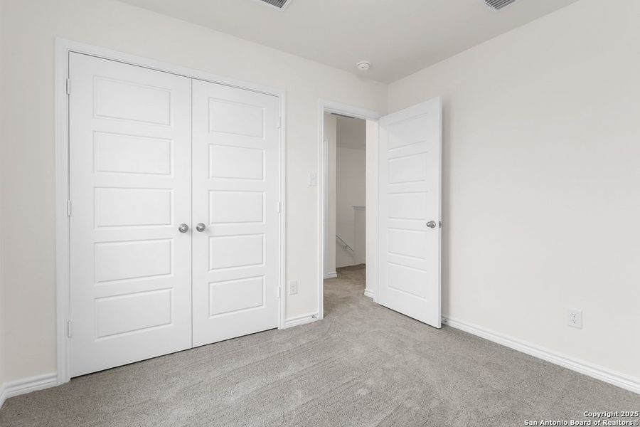 Spacious, unfurnished interior of a new home in Medina Crossing - Villa Collection, Von Ormy (Image 8).