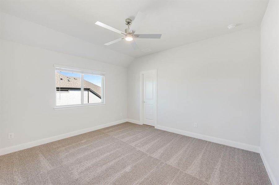 Spacious, unfurnished interior of a new home in Terracina, Rockwall (Image 32). Spacious, unfurnished interior of a new home in Terracina, Rockwall (Image 32).