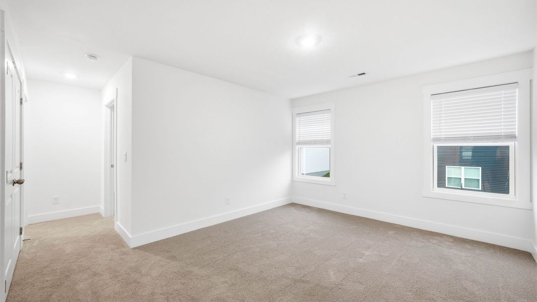 Spacious, unfurnished interior of a new home in Polo Fields, Kingsport (Image 21).