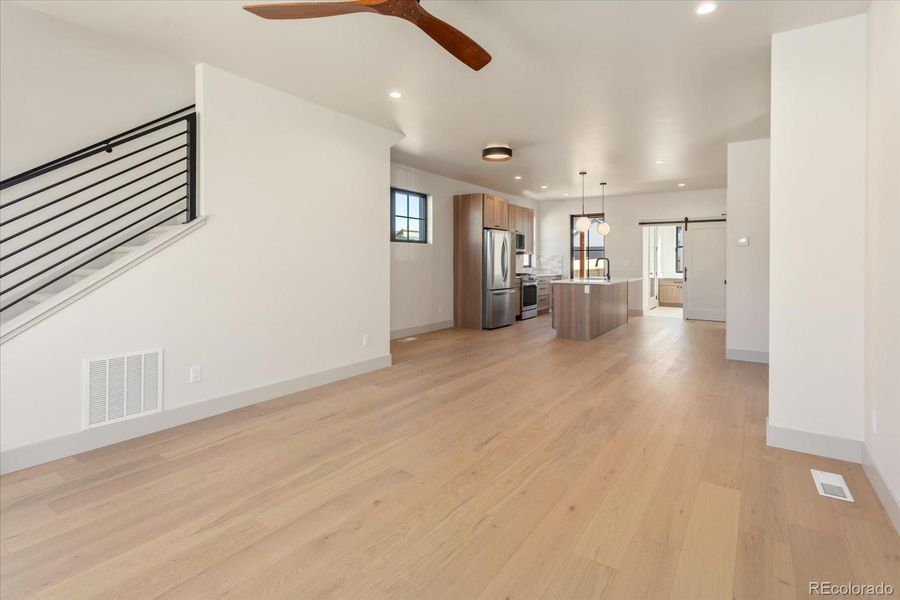 Spacious, unfurnished interior of a new home in , Salida (Image 15).
