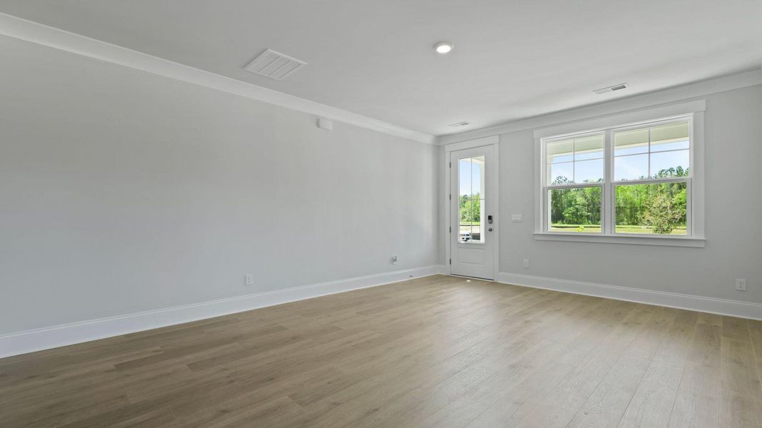 Spacious, unfurnished interior of a new home in Sheep Island, Summerville (Image 24).