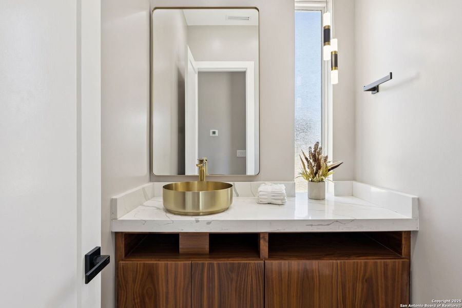 Furnished interior view inside a new home in , La Vernia (Image 17).