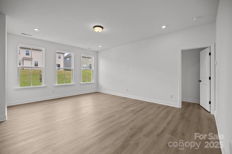 Spacious, unfurnished interior of a new home in Lakeside Glen, York (Image 30). Spacious, unfurnished interior of a new home in Lakeside Glen, York (Image 30).