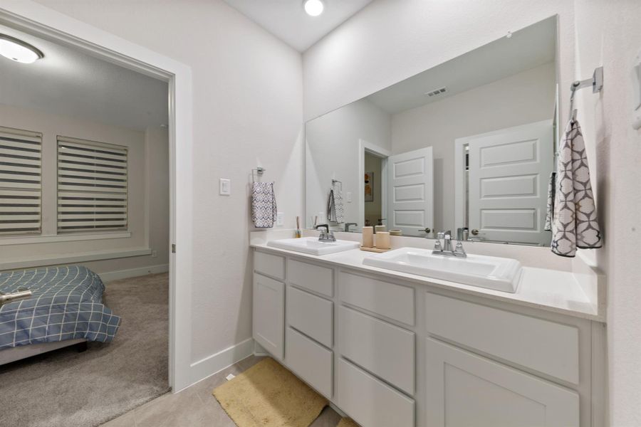 Furnished interior view inside a new home in Trillium 60′, Richmond (Image 15).