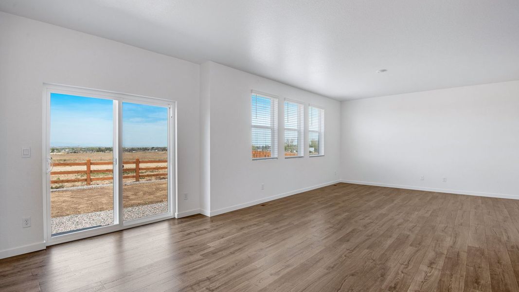 Spacious, unfurnished interior of a new home in Vista Meadows, Fort Lupton (Image 26).
