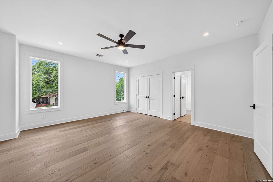 Spacious, unfurnished interior of a new home in , Alamo Heights (Image 41).