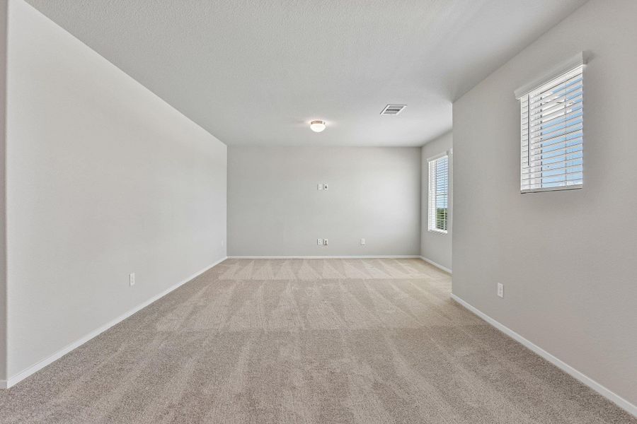 Spacious, unfurnished interior of a new home in Edgebrooke, Pflugerville (Image 35).