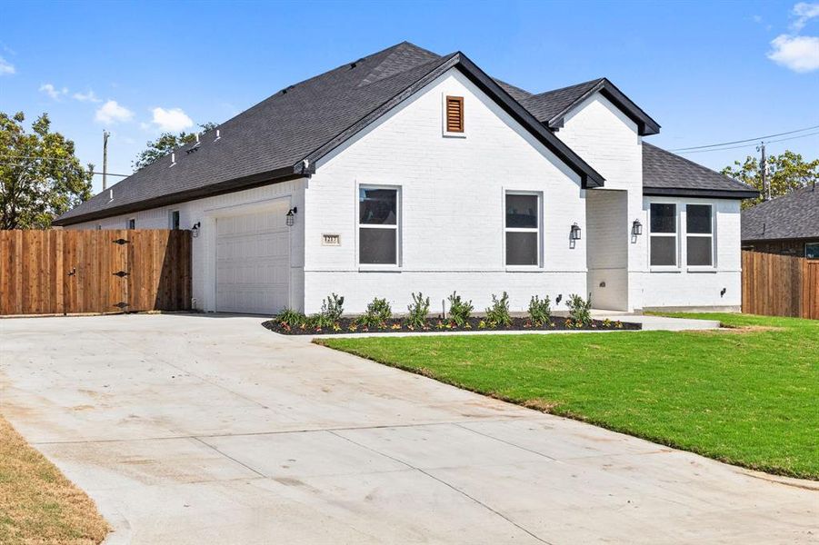 Exterior details and patio area of a home in , DeSoto (Image 4). Exterior details and patio area of a home in , DeSoto (Image 4).