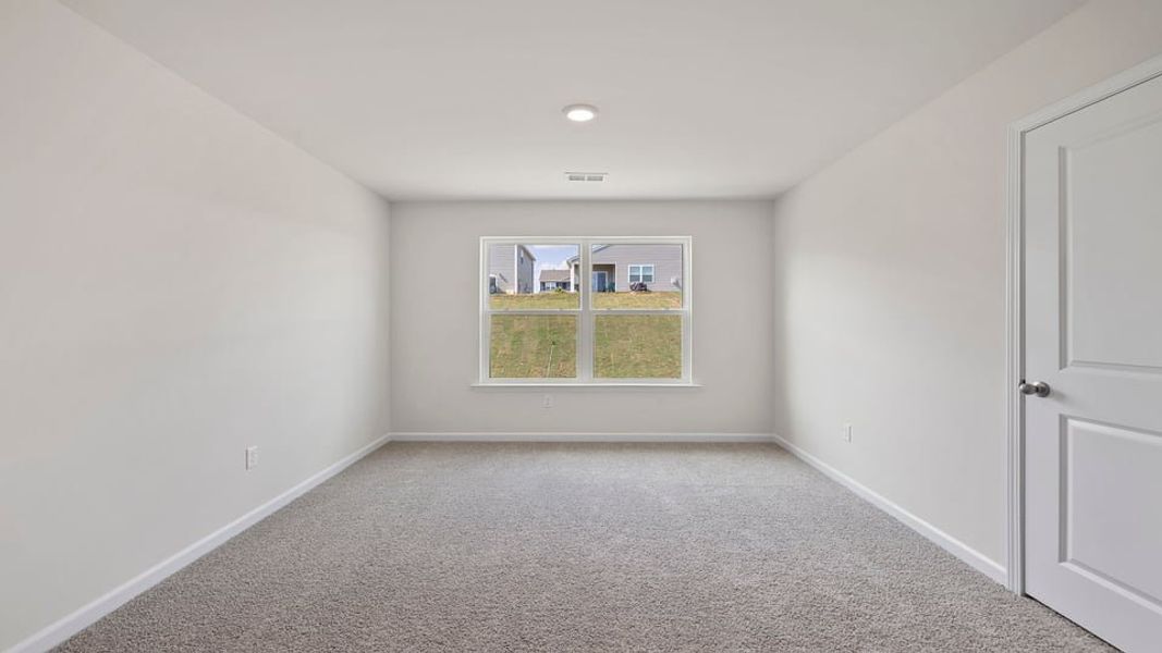Spacious, unfurnished interior of a new home in Hunters Ridge, Woodruff (Image 27).