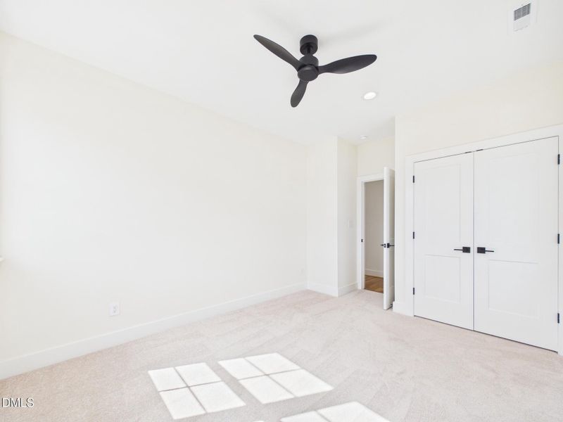 CAM01608G0-PR0128-STILL049