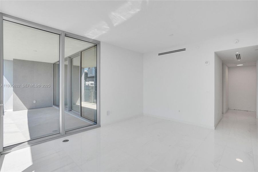 Spacious, unfurnished interior of a new home in , Miami (Image 23).