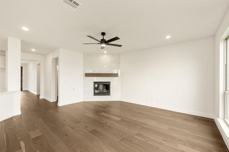 Spacious, unfurnished interior of a new home in Painted Tree Woodland District 50, McKinney (Image 30). Spacious, unfurnished interior of a new home in Painted Tree Woodland District 50, McKinney (Image 30).